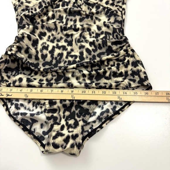 Lands End Women’s 8L Tan Black Cheetah Print One Piece Swimsuit Slimming w/ Bra - Picture 10 of 12